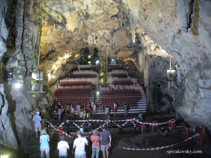 Сталактитовая пещера. Словения